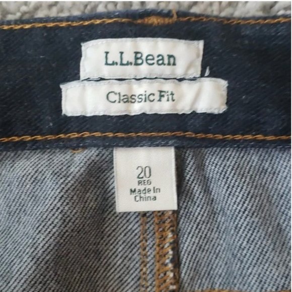 LL Bean Classic Fit dark wash jeans size 20 reg - Picture 3 of 4